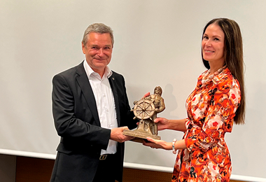 Liikenne-ja viestintäministeri Lulu Ranne ja merikapteeni  Matti Aaltonen